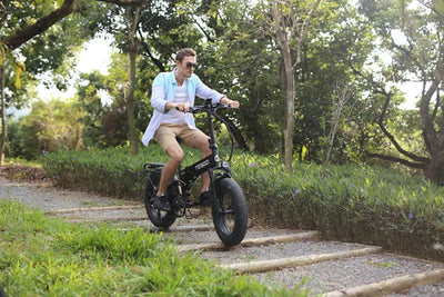 Lightweight and long-lasting mobility artifact, Hummer S electric bicycle